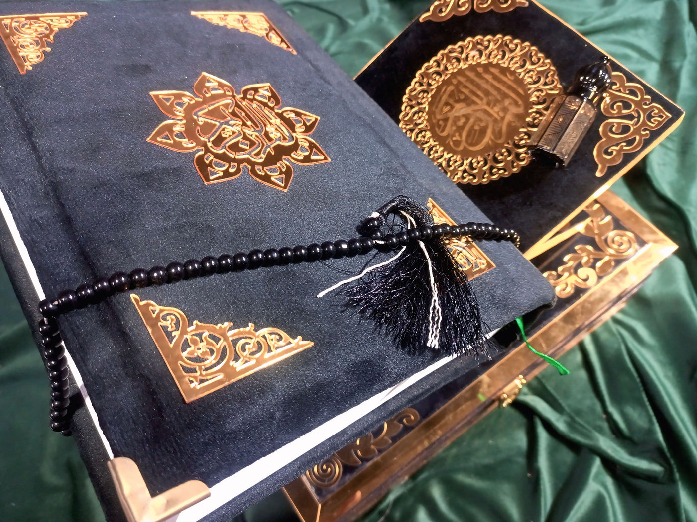 Luxury Quran box Gift Set in Premium Acrylic Box – Free Tasbih Included